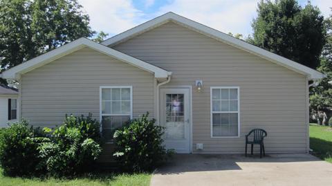802 W 3rd St, Dickson, TN 37055 photo 5