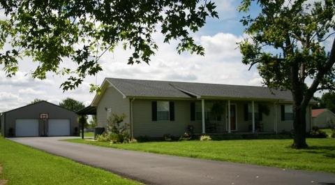 285 Kay Cir, Lafayette, TN 37083 photo 2