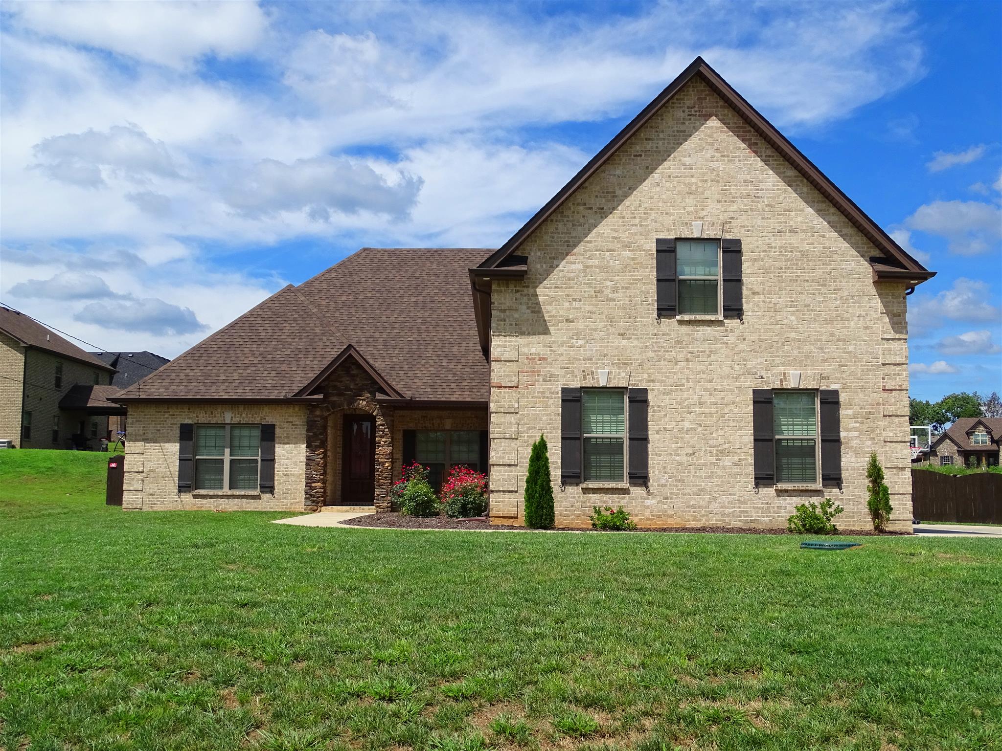 1207 Rivercrest Dr, Murfreesboro, TN 37129 photo 1