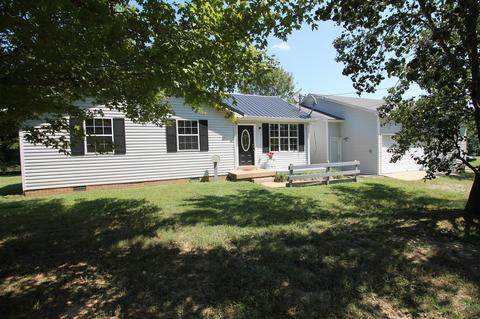 2035 Wolfe Rd, White Bluff, TN 37187 photo 1