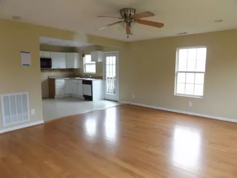 621 Rucker Rd, Murfreesboro, TN 37127 photo 2