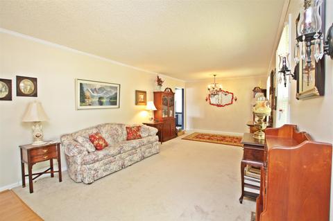 2401 Hickory Dr, Springfield, TN 37172 photo 4