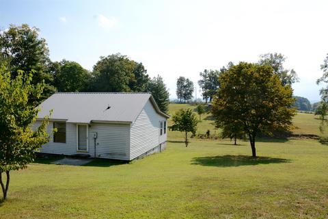 381 Beacon Light Rd, Morrison, TN 37357 photo 3