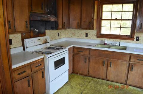 792 Southside Rd, Cunningham, TN 37052 photo 4