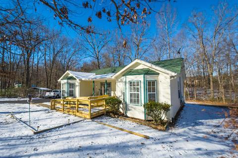1002 Robert Ct, Dickson, TN 37055 photo 1
