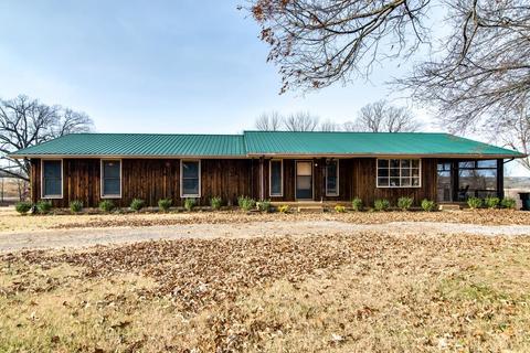 1007 Ridgecrest Dr, Dickson, TN 37055 photo 1
