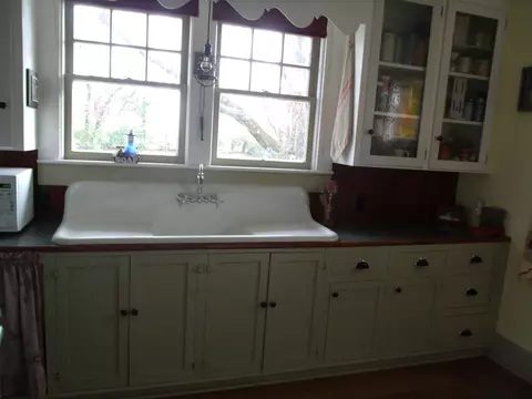 403 W Broad St, Decherd, TN 37324 photo 4