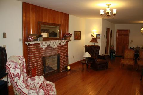 112 Lexington Rd, Loretto, TN 38469 photo 4