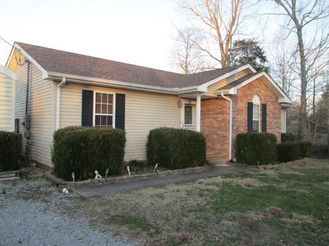 2005 Ruby Travis Dr, Chapmansboro, TN 37035 photo 1