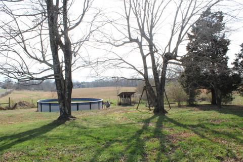134 S 3rd St, Dickson, TN 37055 photo 4