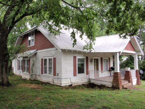 111 E Ward St, Centerville, TN 37033 photo 1