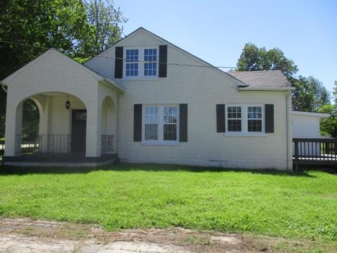 114 E Main St, Loretto, TN 38469 photo 5
