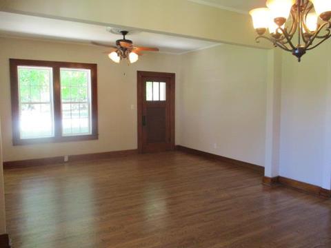 114 E Main St, Loretto, TN 38469 photo 8
