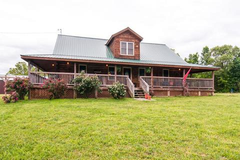 210 Branson Dr, Dickson, TN 37055 photo 2