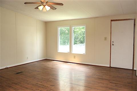 705 Smith St, Springfield, TN 37172 photo 4