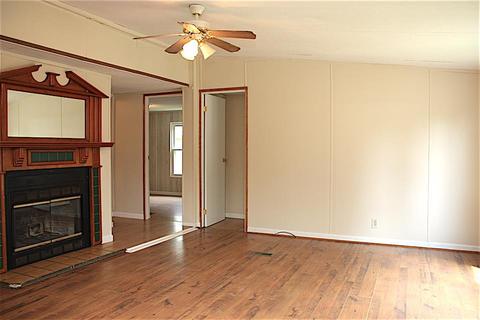 705 Smith St, Springfield, TN 37172 photo 2