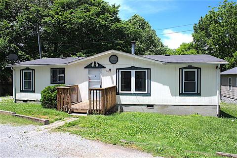 705 Smith St, Springfield, TN 37172 photo 1