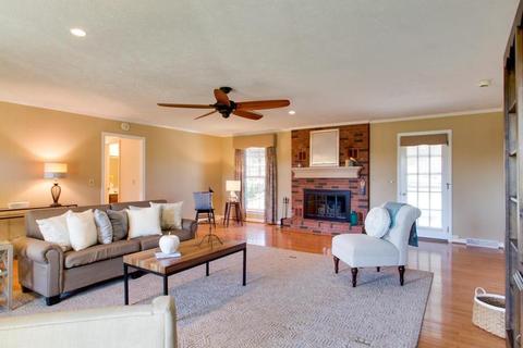2058 Dade Cir, Dickson, TN 37055 photo 1