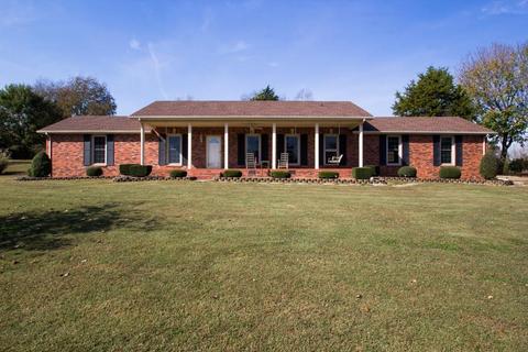 2058 Dade Cir, Dickson, TN 37055 photo 2