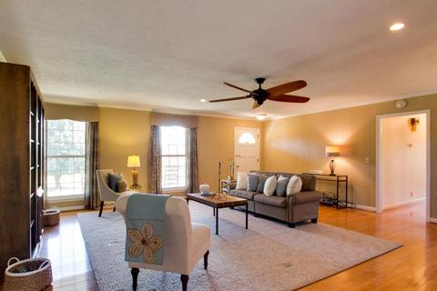 2058 Dade Cir, Dickson, TN 37055 photo 8