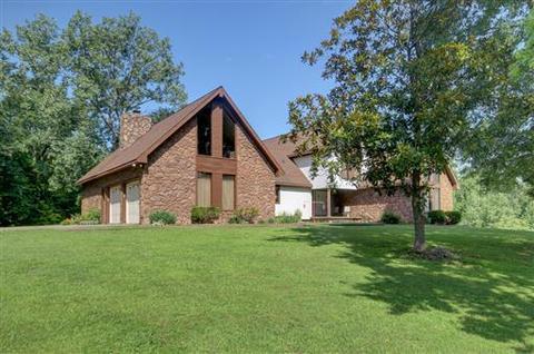 331 Spout Spring Rd, Dover, TN 37058 photo 2