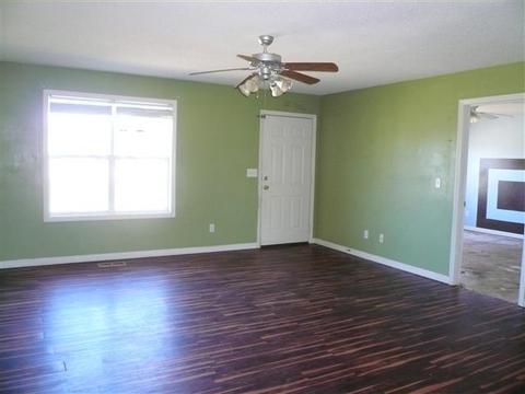 189 Modena Cir, Decherd, TN 37324 photo 2