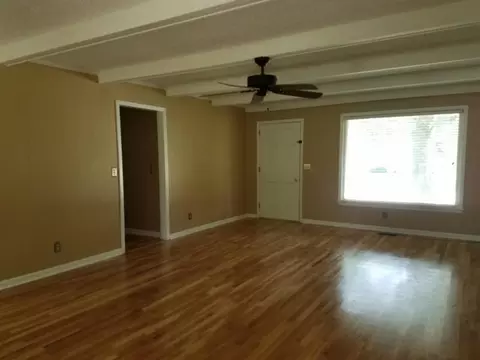 203 Lee Dr, Springfield, TN 37172 photo 2