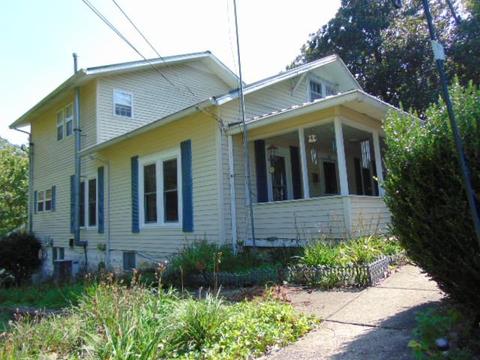 601 Dull St, Dickson, TN 37055 photo 1