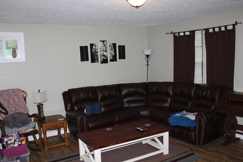 114 E Hunt St, Dickson, TN 37055 photo 3