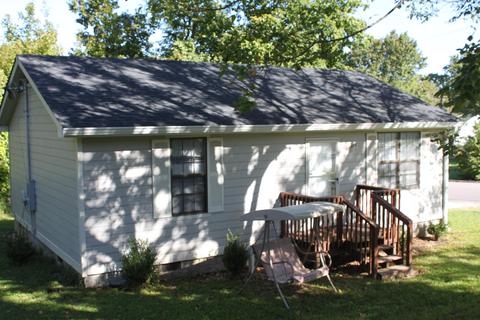 114 E Hunt St, Dickson, TN 37055 photo 1