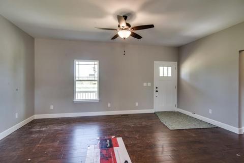 1525 Duke Loop, Dickson, TN 37055 photo 4