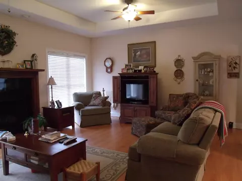 226 Lakeview Dr, Decherd, TN 37324 photo 4