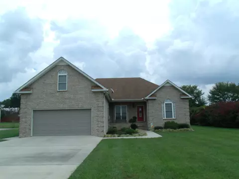 226 Lakeview Dr, Decherd, TN 37324 photo 1
