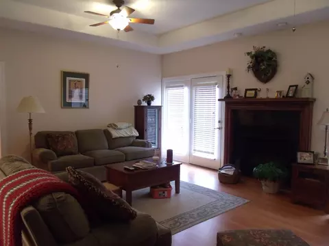 226 Lakeview Dr, Decherd, TN 37324 photo 3