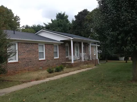 106 Lakeview Dr, Decherd, TN 37324 photo 1