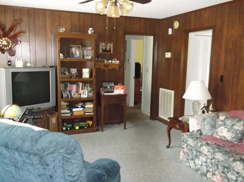 106 Lakeview Dr, Decherd, TN 37324 photo 4