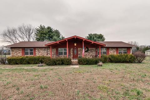 210 Tammy Dr, Decherd, TN 37324 photo 1