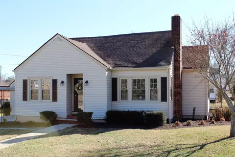203 W Broad St, Decherd, TN 37324 photo 2