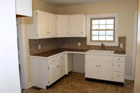 203 W Broad St, Decherd, TN 37324 photo 5