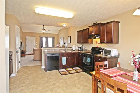 606 Berry Cir, Springfield, TN 37172 photo 9
