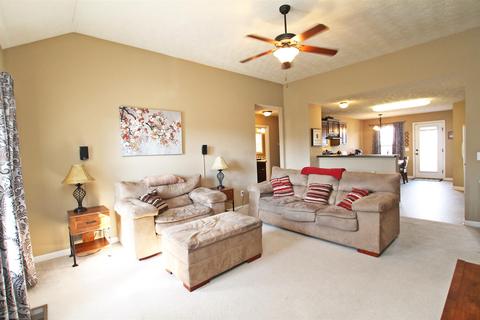 606 Berry Cir, Springfield, TN 37172 photo 2