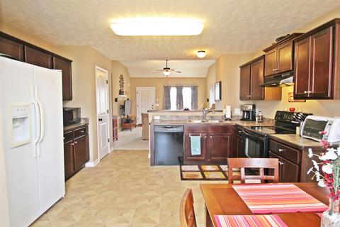 606 Berry Cir, Springfield, TN 37172 photo 10