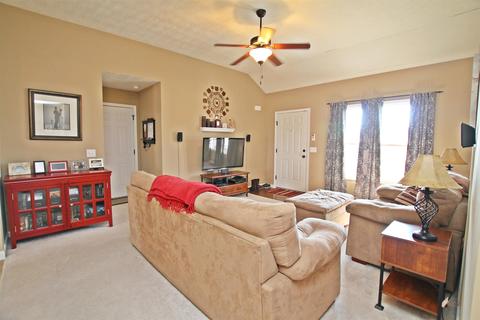 606 Berry Cir, Springfield, TN 37172 photo 5