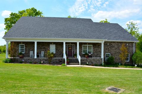 1008 Fairways Dr, Greenbrier, TN 37073 photo 1