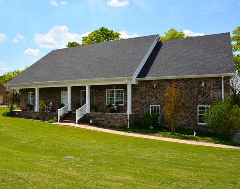 1008 Fairways Dr, Greenbrier, TN 37073 photo 2