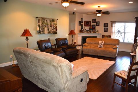 1008 Fairways Dr, Greenbrier, TN 37073 photo 3