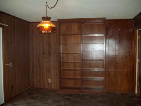 100 Lakeview Dr, Decherd, TN 37324 photo 4