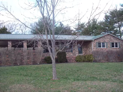 100 Lakeview Dr, Decherd, TN 37324 photo 1