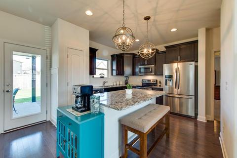 1086 Achiever Cir, Spring Hill, TN 37174 photo 11