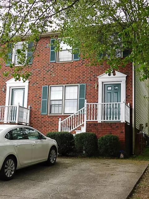 1036 Silver Point Dr, Murfreesboro, TN 37130 photo 1